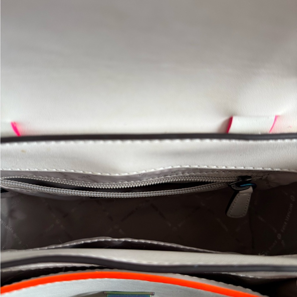 Michael Kors Manhattan Medium Contrast-Trim Leather Satchel - Picture 7 of 7